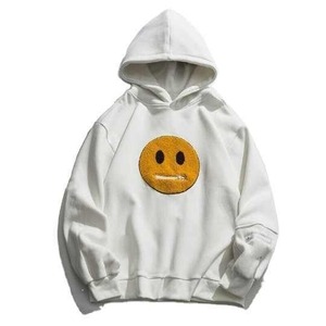 เสื้อฮู้ดลายยิ้มแบบยูนิเซ็กซ์ ปักลายกราฟิกหน้าคนสีเหลืองธรรมชาติ แขนเสื้อมีกระเป๋า ปลายแขนเสื้อแบบริบ ผ้าฝ้าย 100% สไตล์สตรีทแวร์ สำหรับฤดูหนาว - Product Image 4