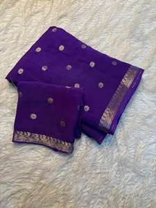 Elegante Sari de Seda Jacquard Banarasi para Mujer con Tejido para Bodas y Fiestas, Hecho en India - Product Image 2