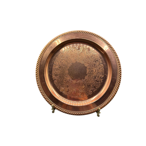 Bandeja de Servicio de Cobre Hecha a Mano con Diseño Admirable, Patrón en Relieve y Asas de Hojas de Latón, Bandeja Decorativa Grande para el Hogar - Product Image 2