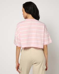 T-shirts Boxy pour femmes personnalisés en usine OEM style surdimensionné en coton lourd coupe tendance pour les collections Fashion Forward - Product Image 3