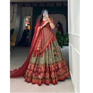 Présentation du nouveau catalogue de Navratri Choli pour femmes avec Tussar Silk Fabric Lehenga Blouse et Dupatta avec feuille imprimée - Product Image 1