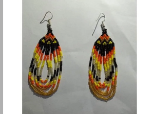 Boucles d'oreilles fantaisie faites à la main avec des perles - Cadeau promotionnel économique et original - Product Image 2