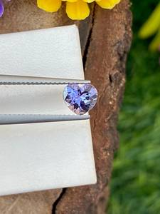 Tanzanite ธรรมชาติรูปหัวใจ0.87น้ำหนัก CT ตาสะอาดขนาด6.08 -6.64มม. พลอยแทนซาไนต์สวยรูปหัวใจ Tanzanite - Product Image 2