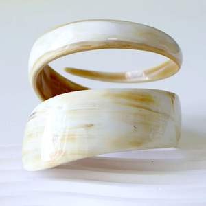 Cuerno de aspecto fuerte hecho a mano de lujo al por mayor Natural Buffalo Ox Cow Horn Bangle joyería de moda para hombres y mujeres - Product Image 3