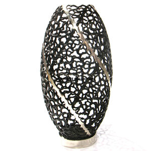 Vase à fleurs en métal au design moderne avec un look incroyable Vase à fleurs avec couvercle pour la décoration du sol Vases en métal - Product Image 4