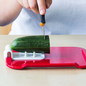 ORNAMIN Support de découpe en plastique à une main pour cuisine - Aide culinaire adaptative, accessoire de planche antidérapant, compatible lave-vaisselle - Product Image 3