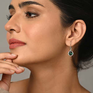 Boucles d'oreilles pendantes Jino en argent plaqué or 18 carats, motif couronne solitaire vert, pour mariage et soirée, avec perles et diamants comme pierres principales - Product Image 3