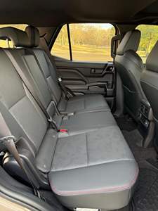 OFERTA INCREÍBLE Toyota 4Runner TRD Pro Turbo Híbrido de 6 Cilindros 4x4 con Transmisión Automática y Asientos de Cuero - Product Image 2