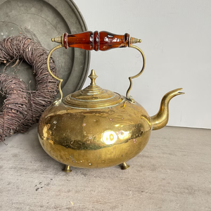 Bouilloire théière vintage en laiton avec poignée de couleur ambre, bouilloire sur pied en laiton, bouilloire chaude Toddy - Product Image 4