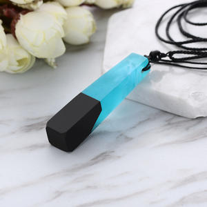 Nouveau collier en résine de conception de style collier fait à la main multicolore meilleur cadeau pour l'anniversaire de votre amour - Product Image 2