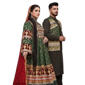 Robe tribale afghane Kuchi exquise et lourdement brodée en vert émeraude et rouge bordeaux avec des motifs traditionnels de pièces de monnaie et des miroirs - Product Image 1