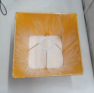 โคมไฟทรงกระบอกแบบทันสมัยอัดพลีทสีขาวพร้อมซับในผ้าฝ้ายสีเหลืองสำหรับคลุมไฟภายในอาคารและให้แสงสว่างที่ดีกว่า - Product Image 6