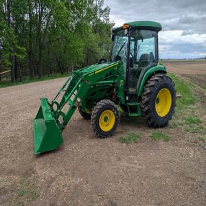 Calidad superior para John for Deere 4044R Tractor Soluciones agrícolas eficientes Núcleo de entrega de exportación rápida Incluye motor de bomba - Product Image 1