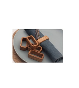 Ronds de serviette en bois fabriqués à la main avec un bord d'écorce unique fini pour un aspect brut et rustique lors des événements de table de vacances - Product Image 5