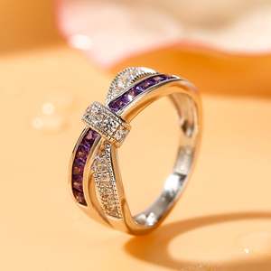 แหวนแต่งงานเงินแท้ชุบโรเดียมและโรสโกลด์ประดับตัวเลขเจลิยา - Product Image 6