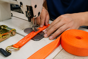 Ratchet Tie Down Strap Polyester 25mm 800kg Wear Resistant Adjustable Length for Truck <b>Cargo</b> Lashing Private Label OEM Supply - Product Image 4