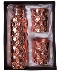 Bouteille d'eau en cuivre pur de conception simple et élégante Bouteille de conception principale et de tendance par Crescent Crafts - Product Image 4