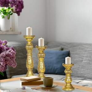 Ensemble de bougeoirs en bois fabriqués à la main avec des finitions dorées Supports de pilier décoratifs pour une décoration intérieure élégante et des accents intérieurs élégants - Product Image 5