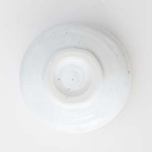 Tazón de Matcha Midorizumi Blanco con Patrón de Grietas Verde Oscuro - Product Image 4