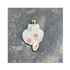 Pinces à cheveux en coquille véritable magnifiquement conçues pour les coiffures et les événements sur le thème de l'océan, idéales pour les demoiselles d'honneur nautiques - Product Image 1