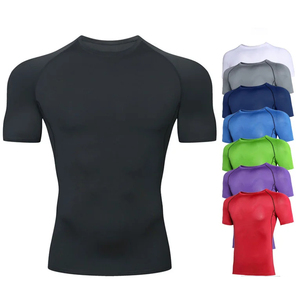 Chemise de compression de fitness à séchage rapide pour homme Saleh Enterprises, manches courtes, extensible, polyester et élasthanne, ajustée, unie - Product Image 4