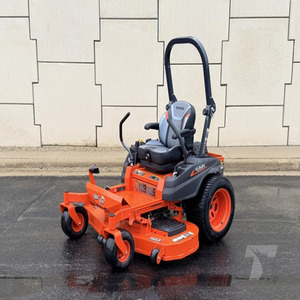 Cortadora de Césped Kubota Zero Turn de 60 Pulgadas, Motor de Gasolina de 190 CC y 4 Tiempos, Autopropulsada, Cuchilla Rotatoria de Grado Profesional, Caja Recolectora Trasera - Product Image 1