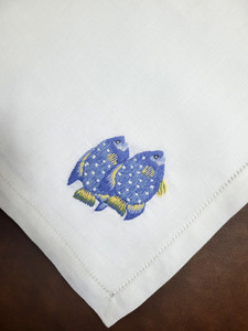 Juego de manteles individuales y servilletas con diseño de peces azules bordados personalizados, dobladillo de lino blanco para bodas, hogar y restaurantes, eventos - Product Image 2