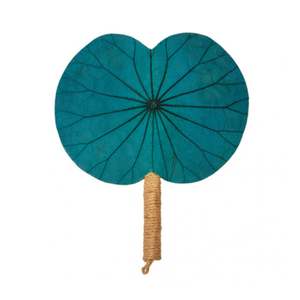 พัดลมมือเป็นมิตรกับสิ่งแวดล้อมเทรนด์ร้อน2024ใบบัววัสดุธรรมชาติงานฝีมือทนทานจากเวียดนาม - Product Image 1