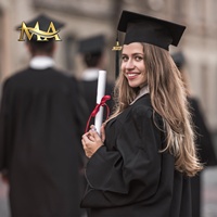 Robes de graduation classiques pour adultes en gros, robes de graduation universitaires mates avec chapeau, glands et breloque de l'année