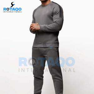 Survêtement de sport à fermeture éclair en polaire de haute qualité coupe ajustée au design unique Ensemble de survêtements de sport vierges pour hommes Vente en gros de survêtements d'entraînement - Product Image 1