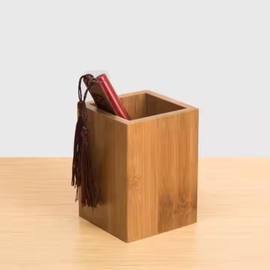 โต๊ะยืนดินสอไม้สุดสร้างสรรค์โดยงานฝีมือรูปพระจันทร์เสี้ยว - Product Image 4