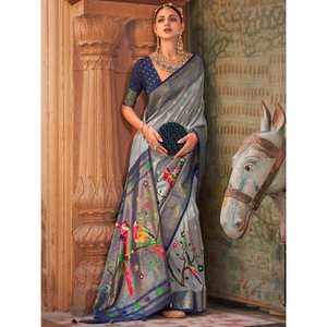 Sari Tradicional de Seda Estampada Paithani Gris, Elegante Traje de Boda - Product Image 1