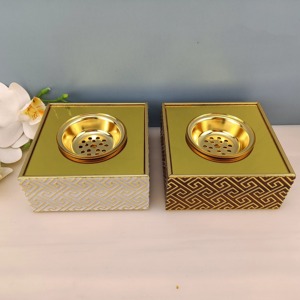 Brûleur d'encens de cadeaux arabes traditionnels simples polis dorés de forme carrée par Kraft World de l'Inde porte-encens incroyable - Product Image 5