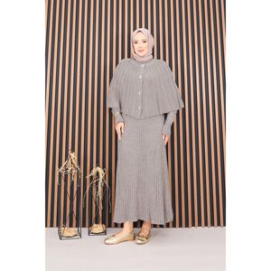 Conjunto de Dos Piezas: Capa con Botones Color Mink y Vestido de Punto con Hijab, Estilo Casual Estampado para Otoño - Product Image 6