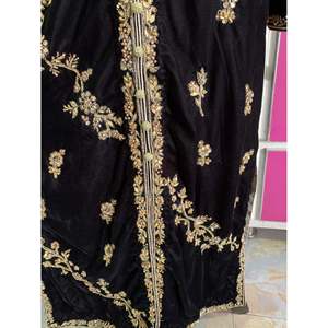 Vestido de Terciopelo para Mujer con Decoración Bordada, Accesorio de Moda para Niñas - Product Image 4