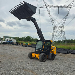 Bras de levage robustes pour chargeuse compacte JCB, hydraulique efficace, conçus pour les travaux d'excavation, de nivellement et de démolition - Product Image 1