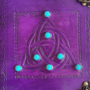 Diario de cuero morado de 10x7 con cristal, cierre de diario de 200 páginas - Product Image 4