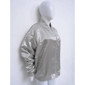 Chaqueta universitaria de satén formal bordada personalizada para mujer, transpirable, cómoda, venta al por mayor, Hardware informal, inventario, teñido liso - Product Image 5