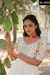 Nuevas mujeres usan diseñador Faux Blooming con bordado Zari Sequence work Anarkali vestidos completamente cosidos para ropa de fiesta de boda - Product Image 2