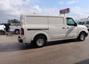 COMPRE NISSAN NV CARGO 2500 HD S RWD 2021 USADO, CON VOLANTE A LA IZQUIERDA/DERECHA - Product Image 2