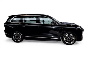 T Avatr 12 Modèle 2024, berline électrique futuriste Gran Coupé noire - Product Image 2