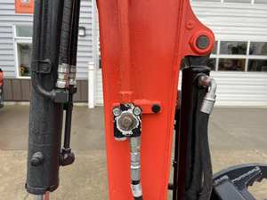 Miniexcavadora Kubota KX040-4 2023: Potencia y Precisión Avanzadas para Cada Trabajo - Product Image 4