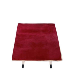 Tapis de prière bordeaux confortable et durable pour votre pratique spirituelle - Product Image 2
