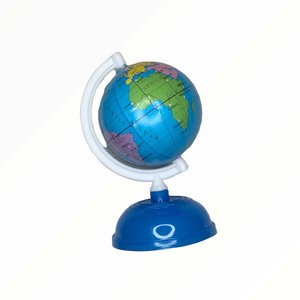 Temperino per matite a forma di globo - Product Image 2