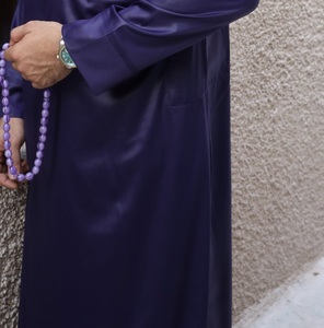 Ropa de hombre musulmán bata de manga larga Arabia Saudita Thobe Jubba hombre Pakistán Kaftan thobe islámico personalizado azul teñido o cuello - Product Image 3