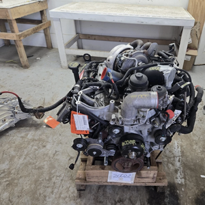Moteur diesel turbo V8 de 6,0 L d'occasion pour camionnettes F-250 F-350 Super Duty, moteur diesel de remplacement, ensemble moteur complet - Product Image 1