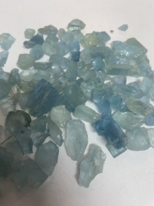 Pierres précieuses brutes bleu clair naturelles en vrac aigue-marine pour la fabrication de bijoux par Gigli Rigli Gems Taille de mélange certifiée par un tiers - Product Image 6