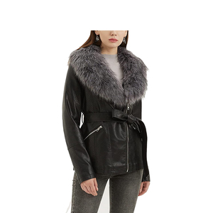Blouson aviateur en cuir et fourrure pour femme, veste élégante en cuir de vachette PU pour femme, fournisseur de blousons en cuir de moto de haute qualité en gros - Product Image 5