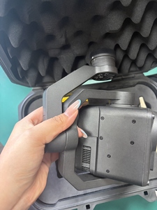 La cámara Zenmuse H20T es compatible con el dron DJ Matrix 300 RTK. Tiene un Telémetro Láser de 1200m con Múltiples Tipos de Sensores - Product Image 5