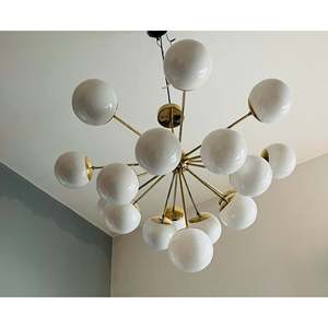 Lustre Sputnik en laiton poli à 17 bras fait à la main, hauteur de 30 pouces, largeur de 40 pouces, matériau de qualité supérieure pour un éclairage élégant - Product Image 3